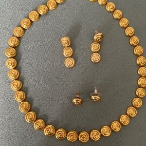 “Santorini” 18 karat gold necklace and towo pair earring sets